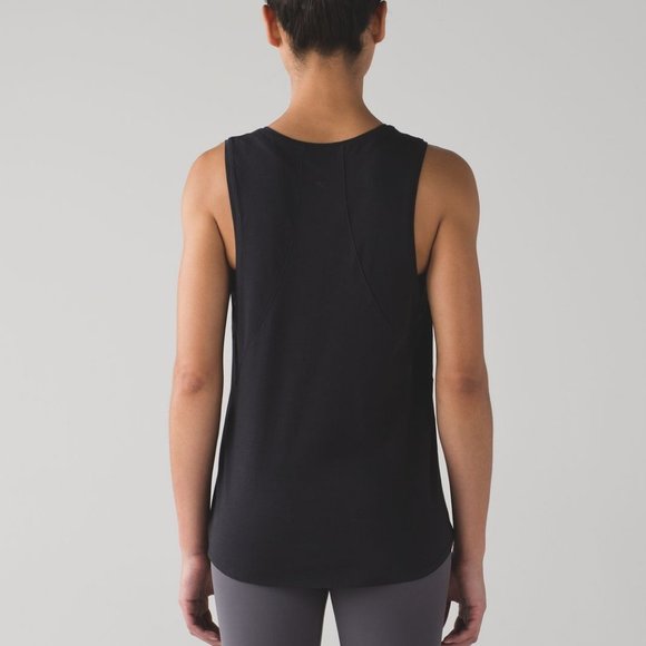 Lululemon Muscle Love tank top / sleeveless shirt (black) size 4 - Picture 2 of 6